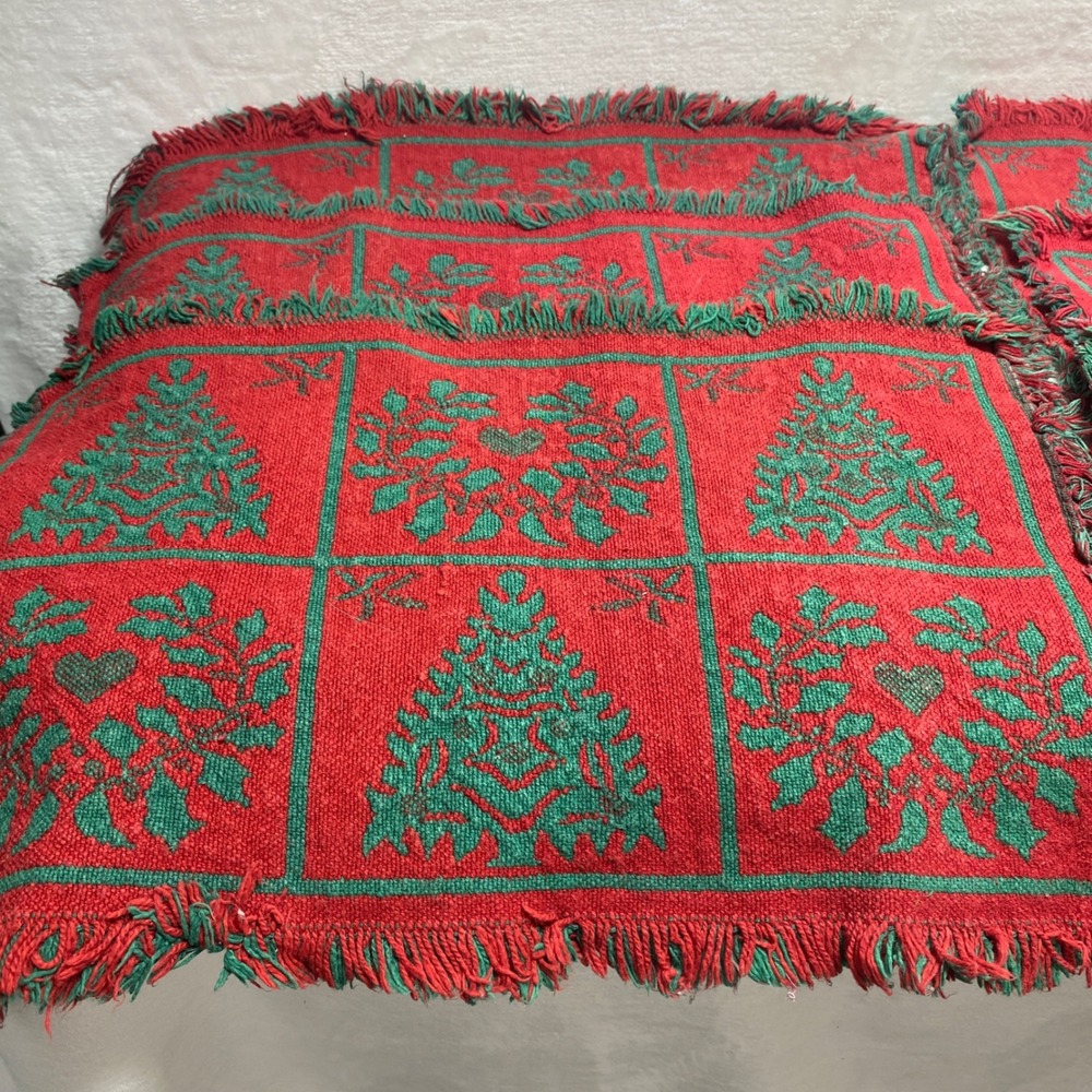 Set of 6 Red Green Tapestry Christmas Placemats Fringed Edges Reversible - Picture 3 of 12